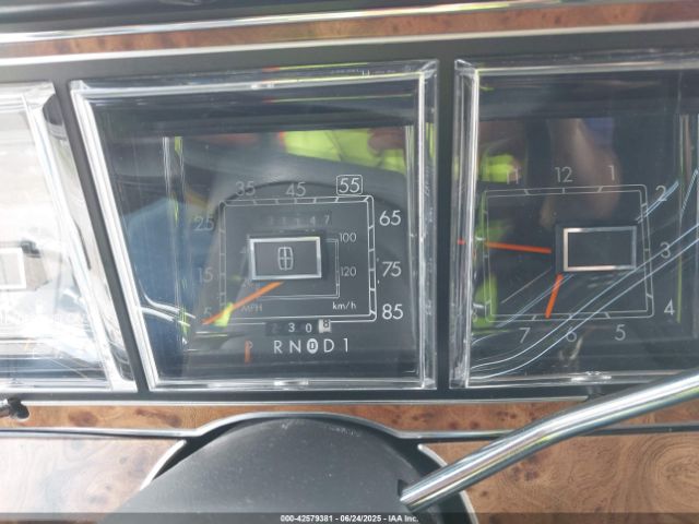 1987 LINCOLN TOWN CAR 1LNBM81F6HY678663 Photo 6