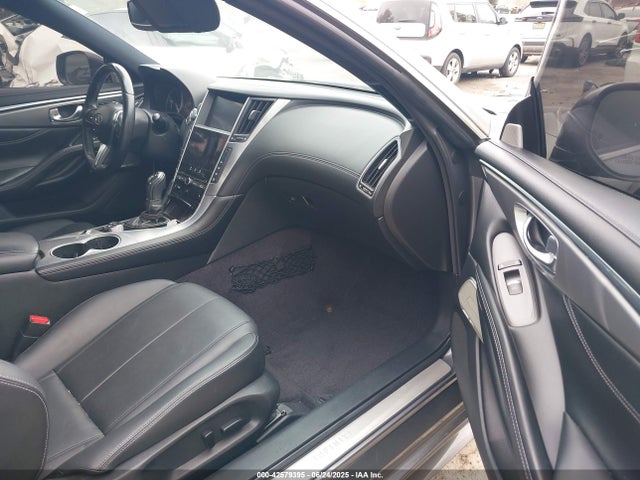 JN1EV7EK6JM341698 Infiniti Q60