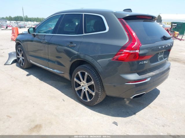 2018 VOLVO XC60 YV4A22RL1J1010293 Photo 2