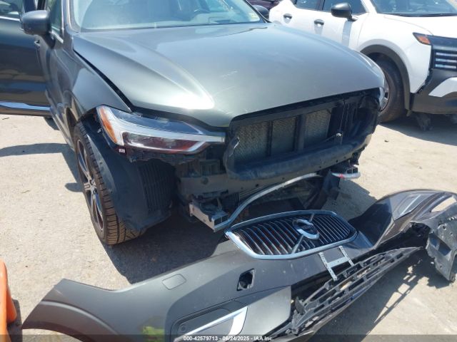 2018 VOLVO XC60 YV4A22RL1J1010293 Photo 5