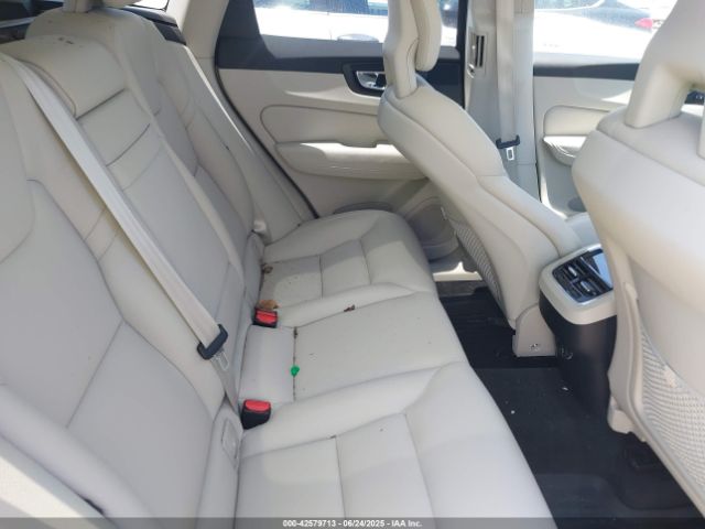 2018 VOLVO XC60 YV4A22RL1J1010293 Photo 7