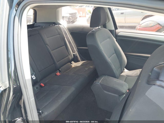 3VW817AU2FM018190 Volkswagen 2015