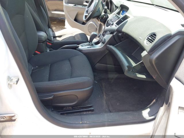 2016 CHEVROLET CRUZE LIMITED 1G1PE5SB9G7188572 Photo 4