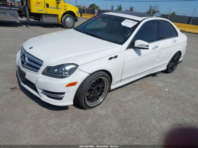 2013 MERCEDES-BENZ C 250 WDDGF4HB2DR251278 Photo 1