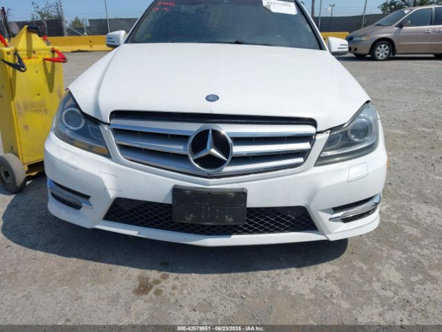 2013 MERCEDES-BENZ C 250 WDDGF4HB2DR251278 Photo 5