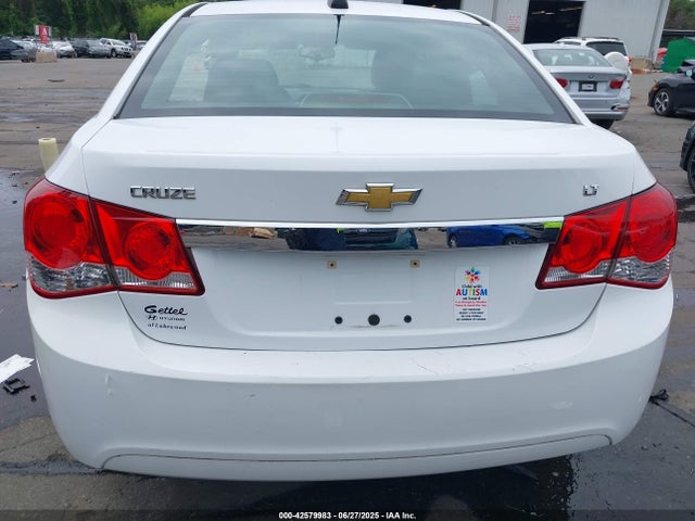 42579983 :رقم المزاد ، 1G1PE5SB2F7232443 vin ، 2015 Chevrolet Cruze 2lt Auto مزاد بيع