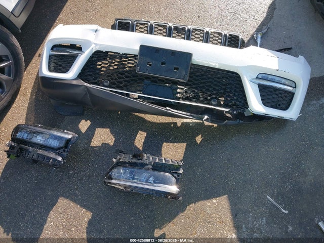 Jeep Grand Cherokee 2023 1C4RJYB68PC588775 Image 12