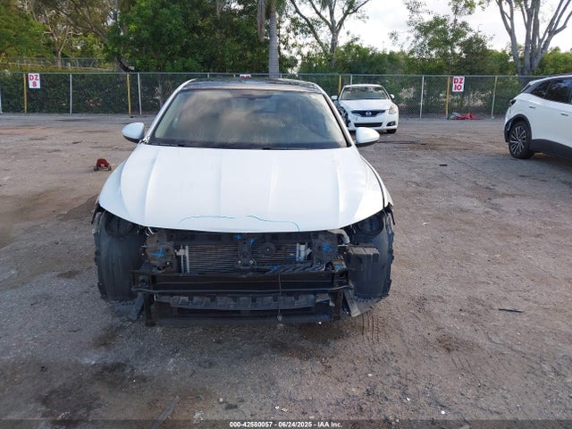 3VWC57BU8MM043105 Volkswagen tsi