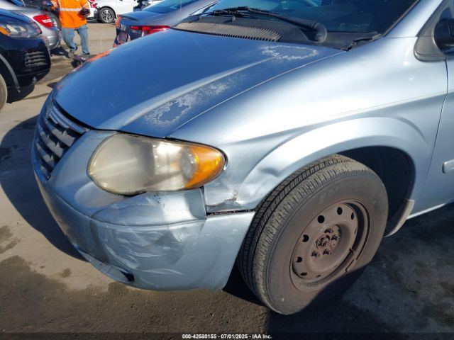 2005 CHRYSLER TOWN & COUNTRY 2C4GP44R65R380758 Photo 5