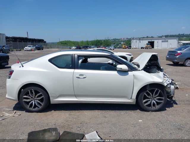 Scion 2ar-fe 2016 JTKJF5C73GJ022340 Image 14