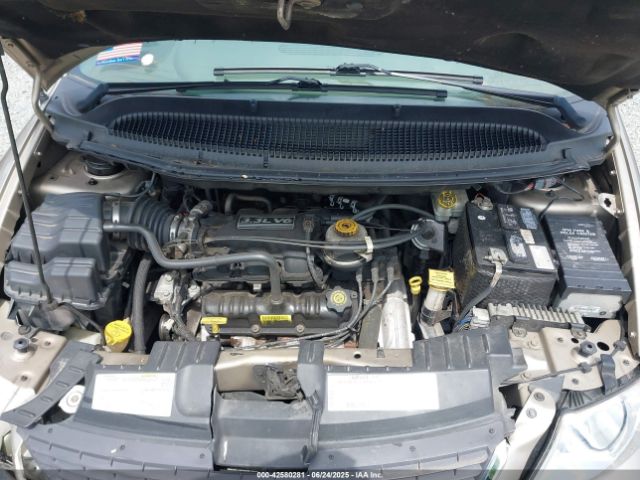 2002 CHRYSLER TOWN & COUNTRY 2C4GP44372R747075 Photo 9