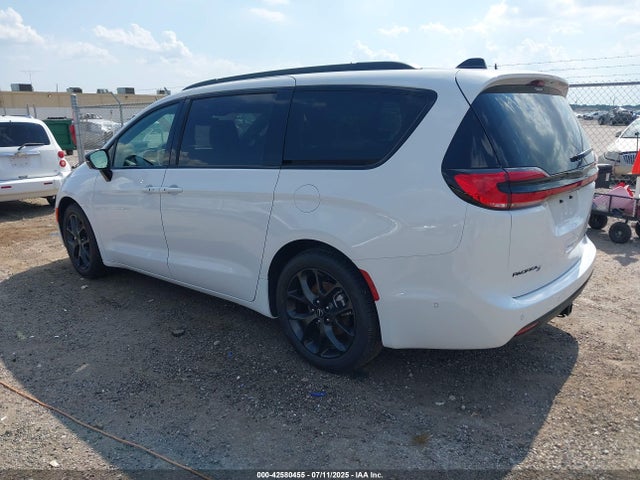 Chrysler 2025 2025 2C4RC1GGXSR576355 Image 3
