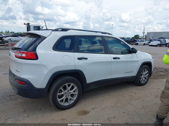 1C4PJLAB5GW106822 Jeep Cherokee