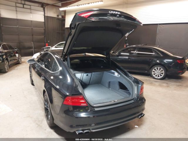 2013 AUDI S7 WAU32AFC8DN136249 Photo 2