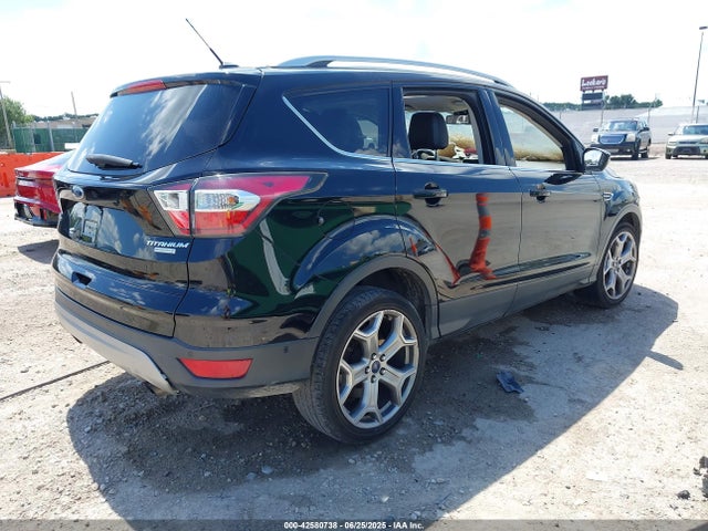 1FMCU0J94HUA48387 Ford Escape