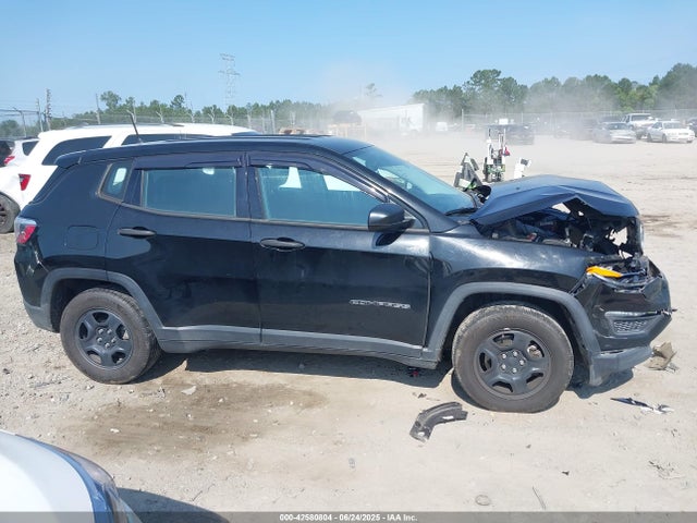 3C4NJCAB2JT211158 Jeep Compass