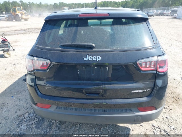 3C4NJCAB2JT211158 Jeep Compass