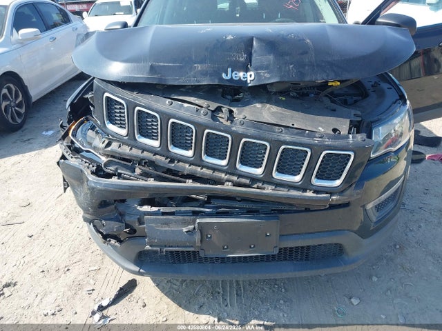 3C4NJCAB2JT211158 Jeep Compass