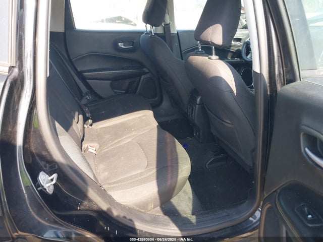 3C4NJCAB2JT211158 Jeep Compass