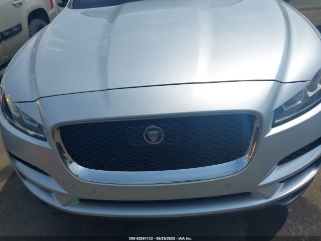 2019 JAGUAR F-PACE SADCJ2FX2KA367462 Photo 5