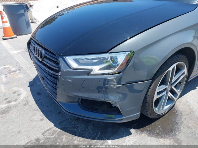 Audi 2.0 tfsi 2018 WAUAUGFF4J1067786 Image 17