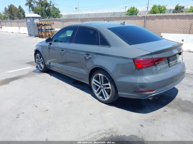 2018 AUDI A3 WAUAUGFF4J1067786 Photo 2