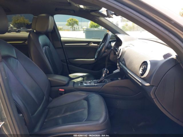 2018 AUDI A3 WAUAUGFF4J1067786 Photo 4