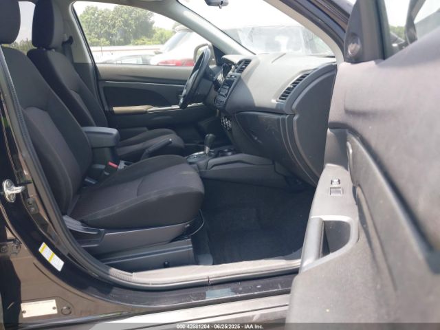 2017 MITSUBISHI OUTLANDER SPORT JA4AP3AU2HZ025017 Photo 4