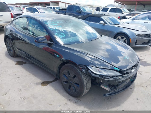 2024 TESLA MODEL 3 5YJ3E1EAXRF734469 Photo 0