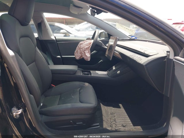 2024 TESLA MODEL 3 5YJ3E1EAXRF734469 Photo 4