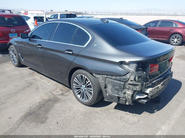 BMW 2018 2018 WBAJA9C5XJB249387 Image 3