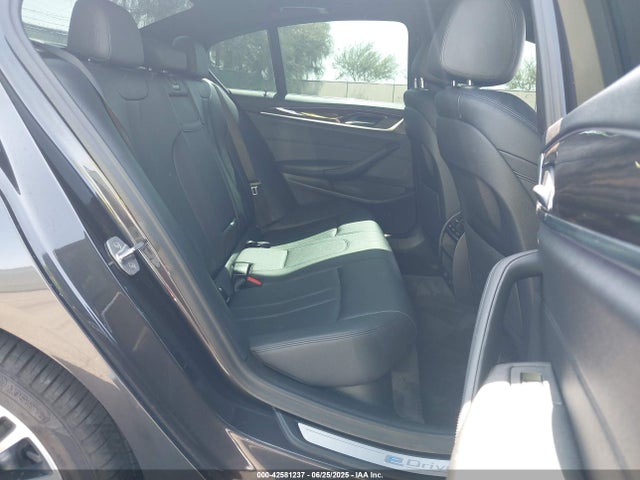 BMW 2018 2018 WBAJA9C5XJB249387 Image 8
