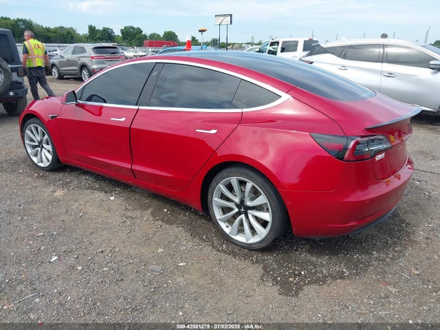 2018 TESLA MODEL 3 5YJ3E1EBXJF112063 Photo 2