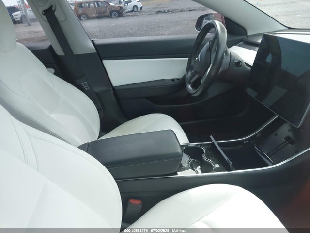 2018 TESLA MODEL 3 5YJ3E1EBXJF112063 Photo 4