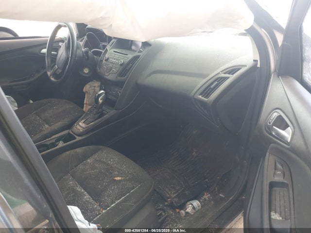 1FADP3K2XGL238417 Ford 2016