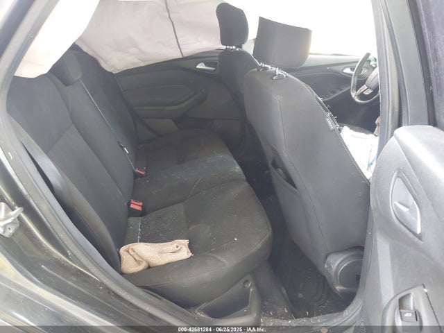 1FADP3K2XGL238417 Ford 2016