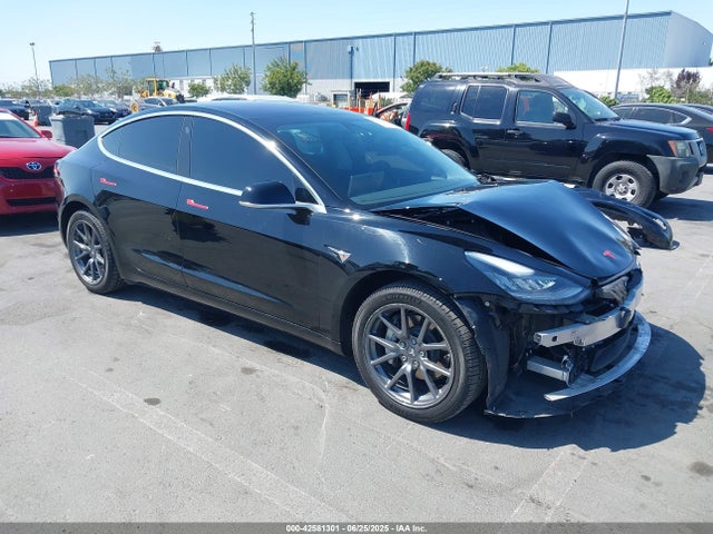 2018 TESLA MODEL 3 5YJ3E1EA1JF011422 Photo 0