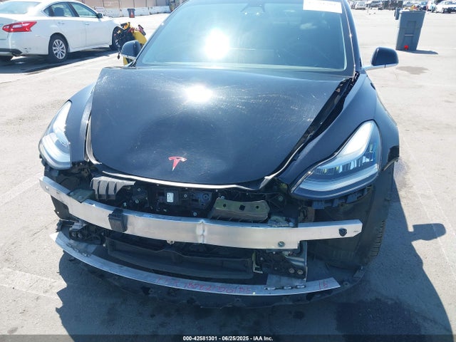 2018 TESLA MODEL 3 5YJ3E1EA1JF011422 Photo 5