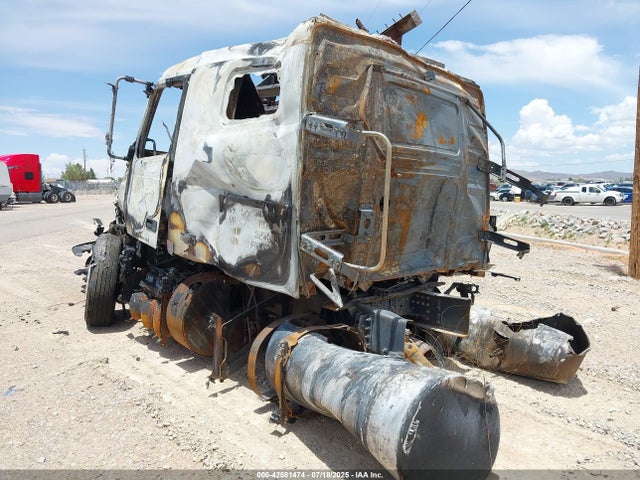 Volvo VNL 2023 4V4NC9EH9PN611954 Image 4