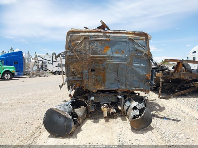Volvo VNL 2023 4V4NC9EH9PN611954 Image 8