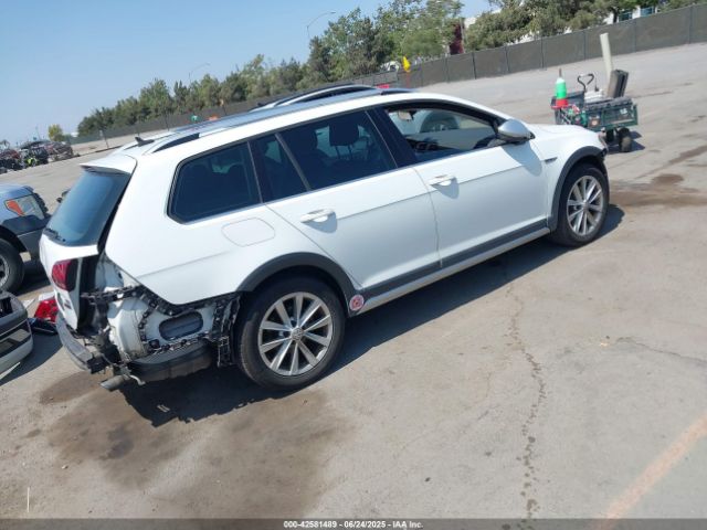 2017 VOLKSWAGEN GOLF ALLTRACK 3VWH17AUXHM521839 Photo 3