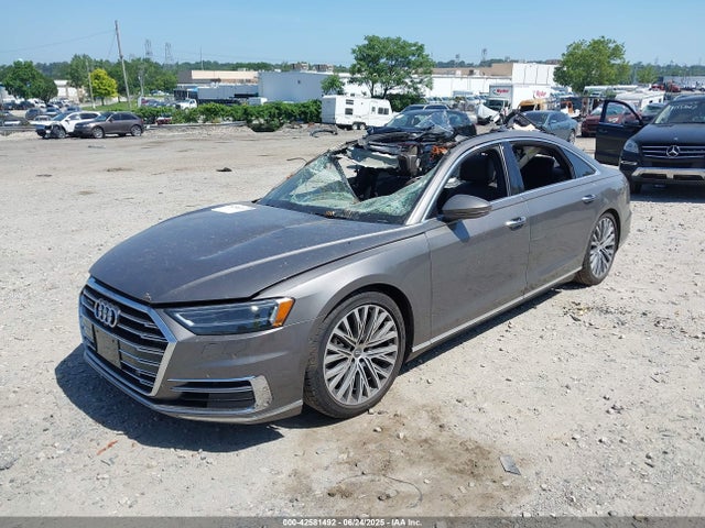 2020 AUDI A8 L WAU8EAF85LN000975 Photo 1