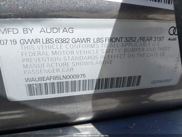 2020 AUDI A8 L WAU8EAF85LN000975 Photo 8
