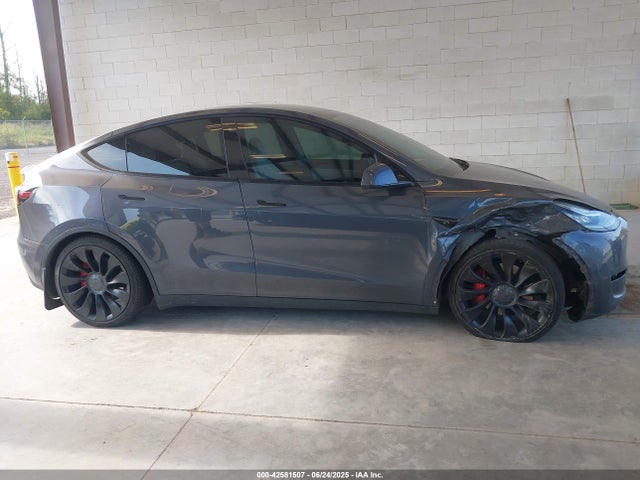 5YJYGDEF8LF020263 Tesla 2020