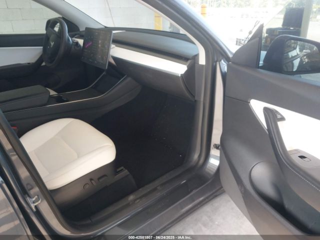 2020 TESLA MODEL Y 5YJYGDEF8LF020263 Photo 4