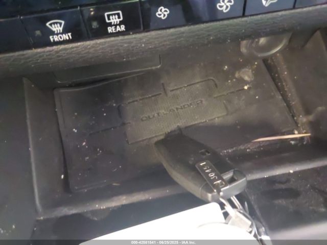 2023 MITSUBISHI OUTLANDER JA4J4UA87PZ022985 Photo 10