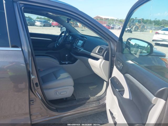 2017 TOYOTA HIGHLANDER 5TDKZRFH6HS205427 Photo 4