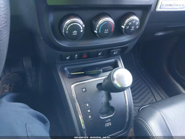 Jeep 2015 2015 1C4NJCBA4FD297446 Image 11