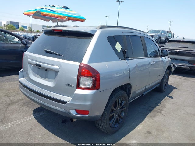 Jeep 2015 2015 1C4NJCBA4FD297446 Image 4