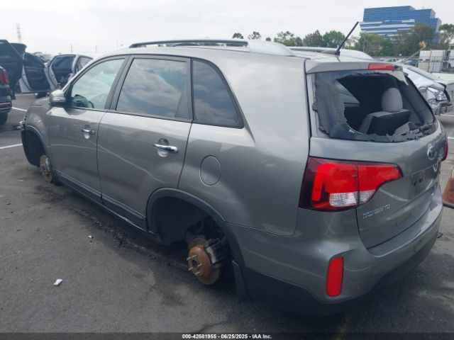 2015 KIA SORENTO 5XYKT4A63FG631774 Photo 2